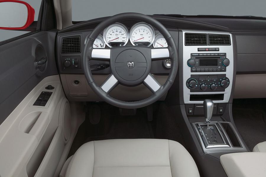  Dodge Charger R/T 2005 года  (фото 67 из 81)